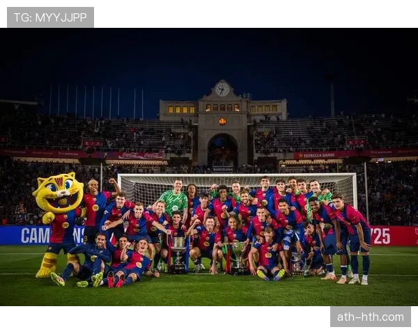 诺坎普球场致敬仪式：巴萨为传奇球员举办特别纪念活动